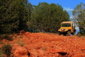 PRIVATE Sedona Jeep Tour 2-hour Lil' Rattler Off-Road - Meeting at 2900 W State Rte 89A and getting set for the ride